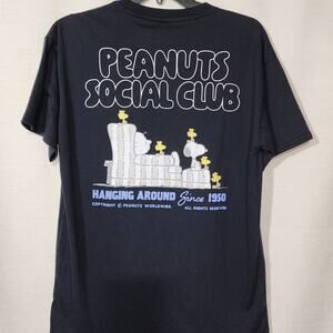 Peanuts social club shirt men's Medium